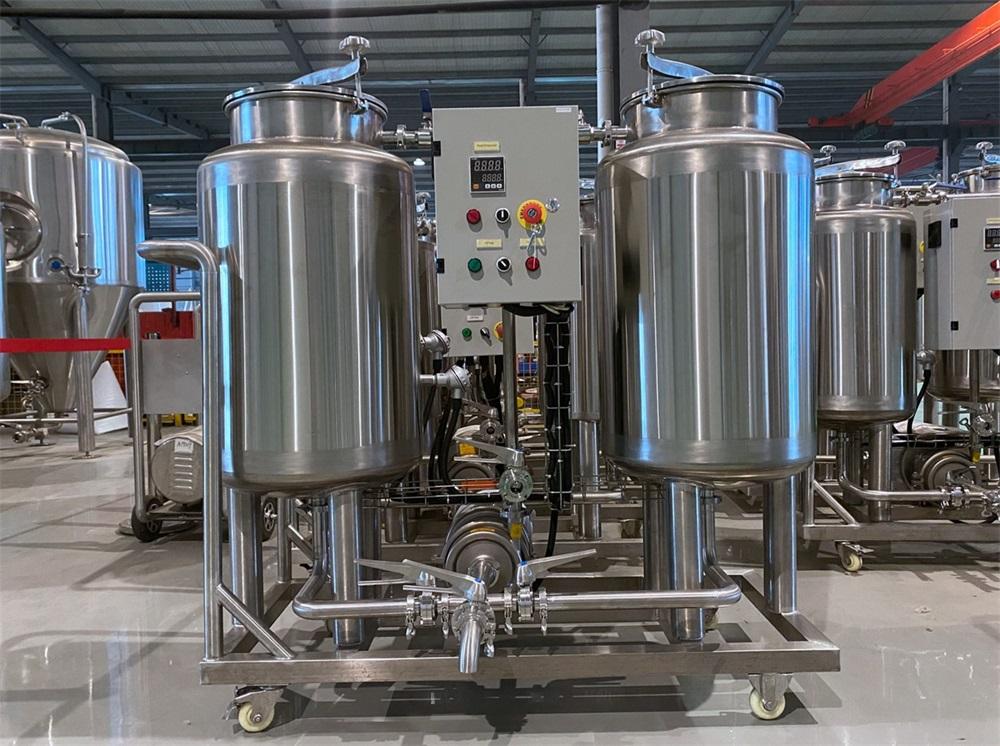 CIP cleaning system, brewery equipment, beverage machine